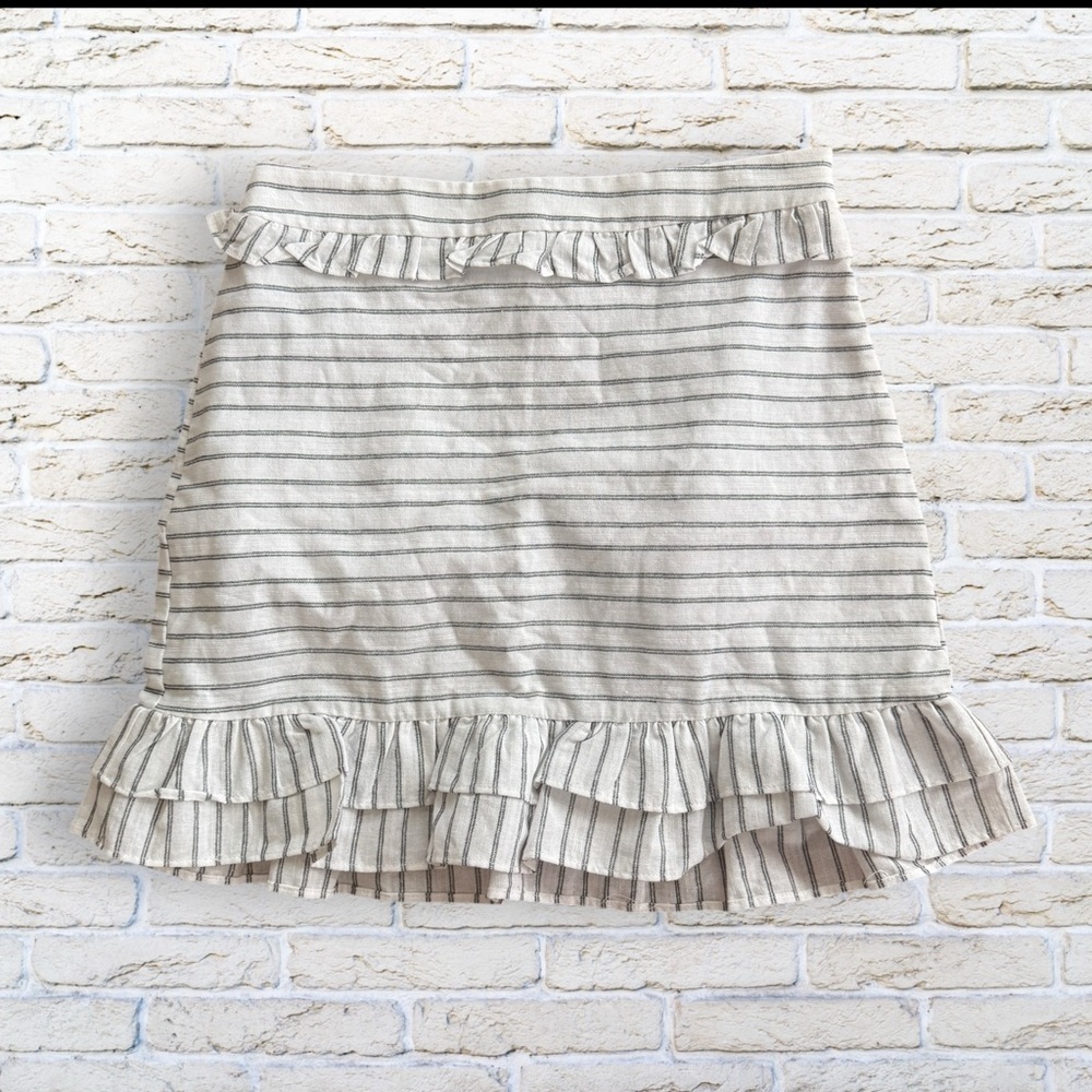 NEW Essue Ruffled Skirt with Black stripes - Size S - Picture 1 of 4